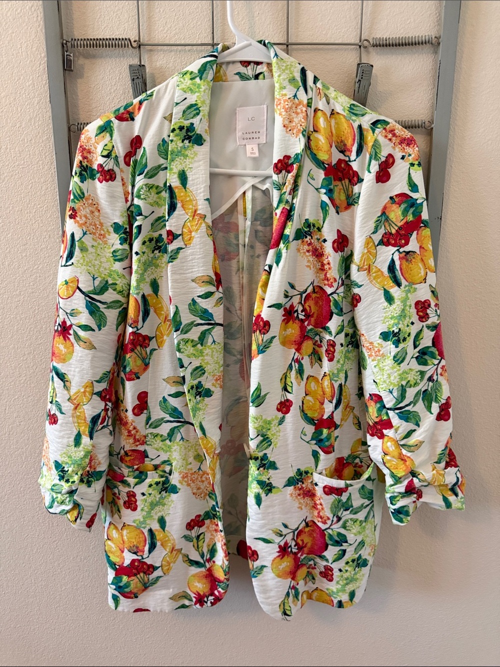 Size Small LC Lauren Conrad White Floral Fruit Blazer